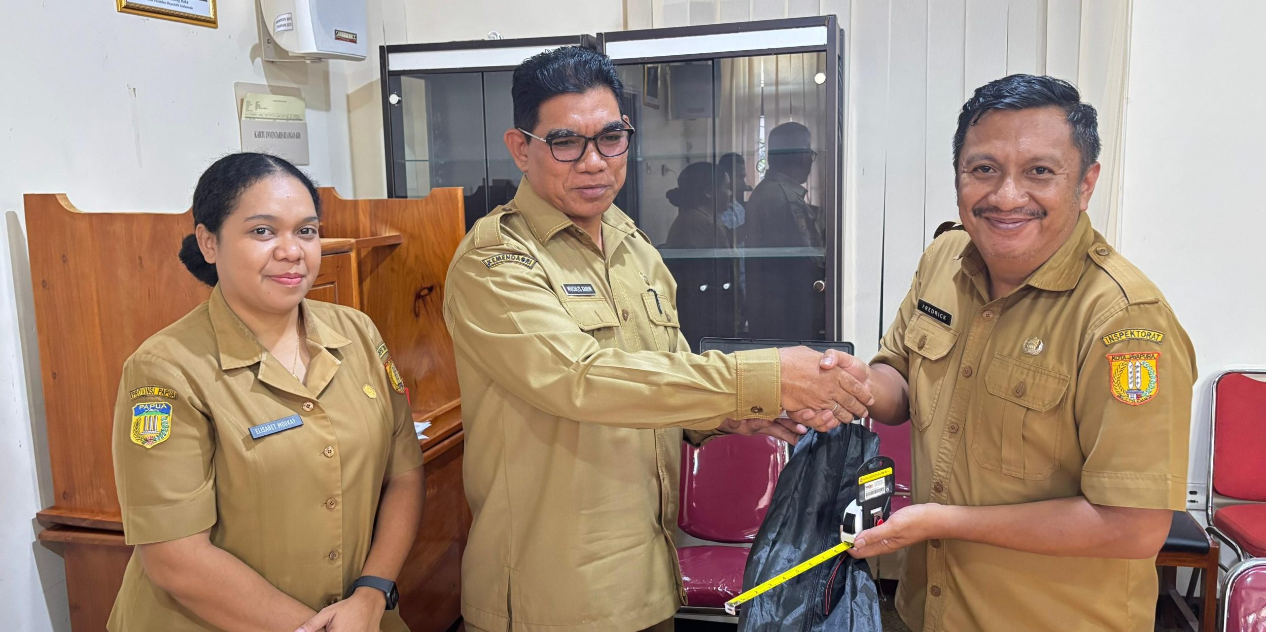 Dukung Kinerja, Inspektorat Kota Jayapura Lengkapi 9 Tim dengan Alat Pemeriksaan